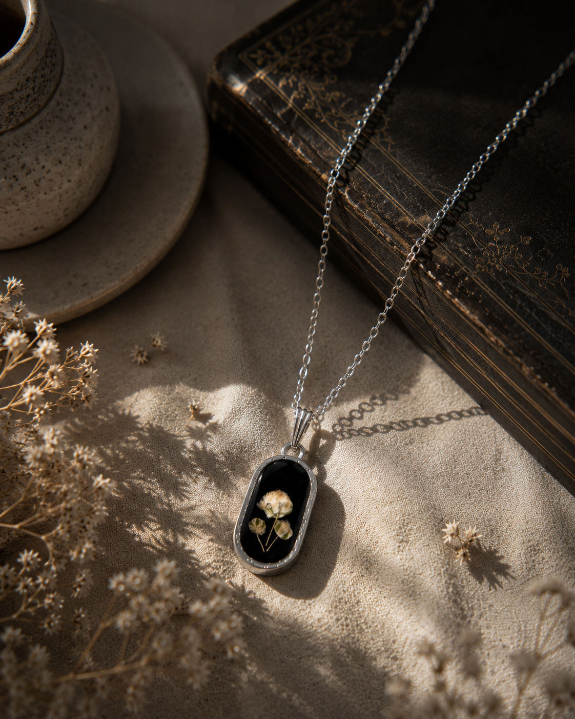Bloom Noir Pendant