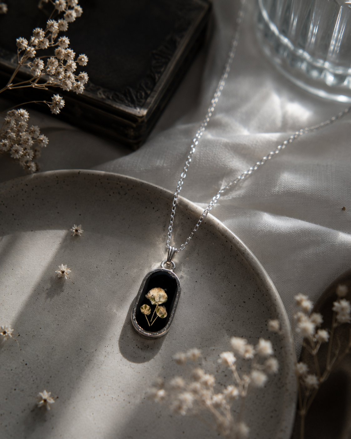 Bloom Noir Pendant