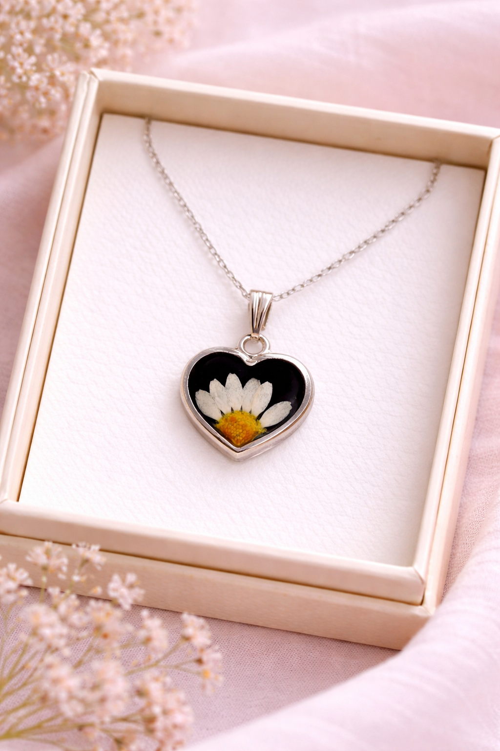 Daisy Heartbeat Pendant